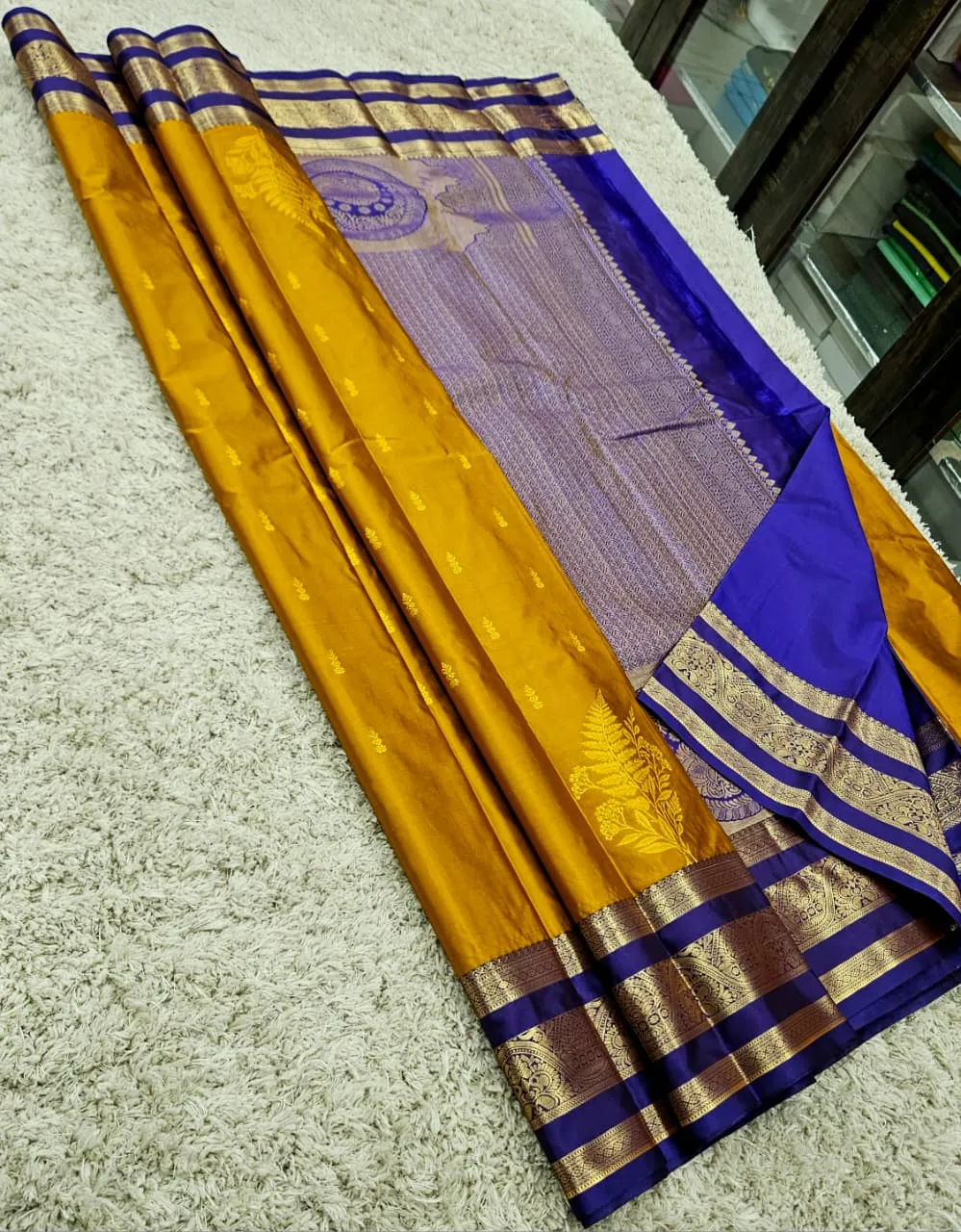 Kanchi Korvai Butta Gap Border Mixed Silk Saree